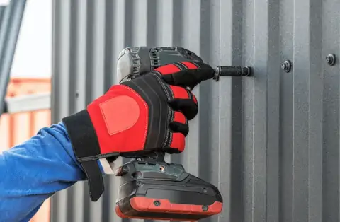 Travaux de zinguerie - Fleury-Mérogis